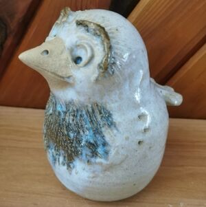 Adorable Vintage Art Pottery Bird – Signed Artisan Piece